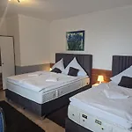 Eiserner Anton Hotel *