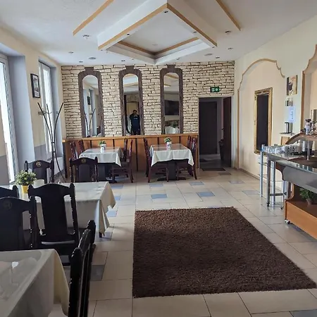 Eiserner Anton Hotel *