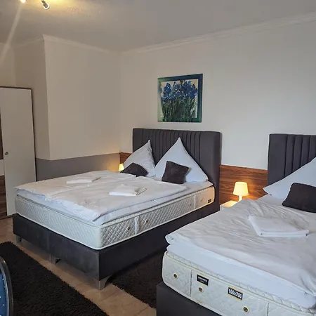 Eiserner Anton Hotel *