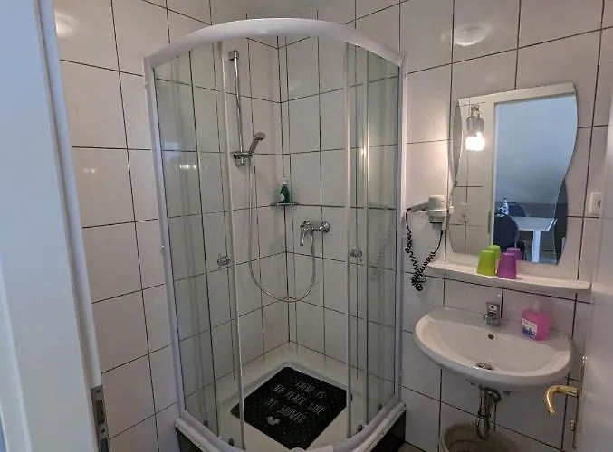 Eiserner Anton Hotel *