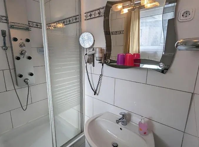 Eiserner Anton Hotel *