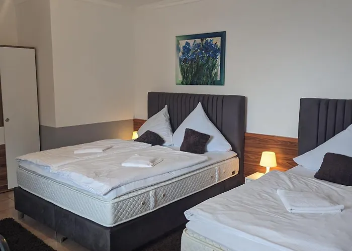 Eiserner Anton Hotel *