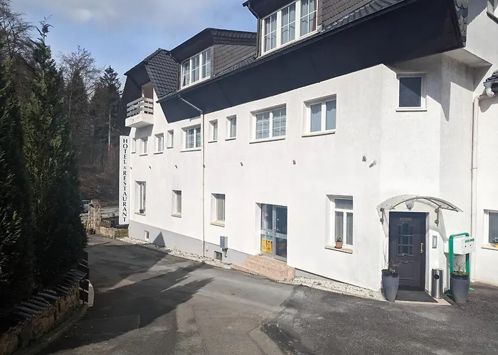 Eiserner Anton Hotel *